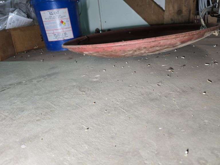 VINTAGE METAL SAUCER SLED.