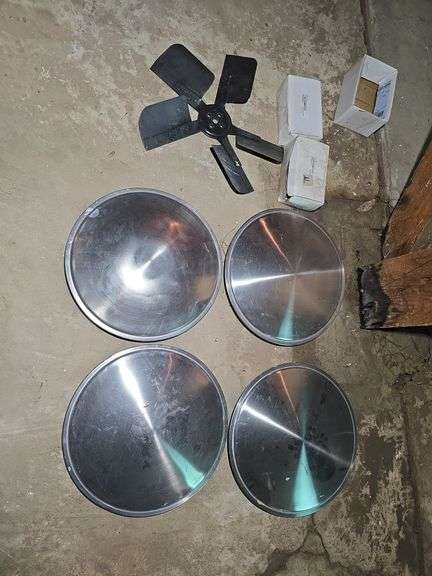 1968 FORD MUSTANG HUB CAPS. SOME DINGS. REAR SHACKLE KIT. FAN.