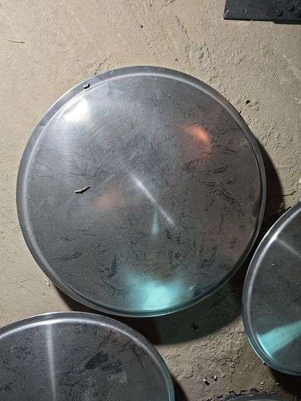 1968 FORD MUSTANG HUB CAPS. SOME DINGS. REAR SHACKLE KIT. FAN.