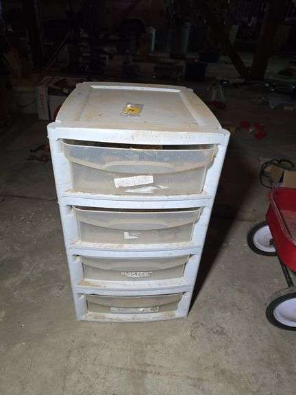 STACKING PLASTIC DRAWERS.