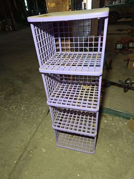 PLASTIC SHEVLING UNIT.