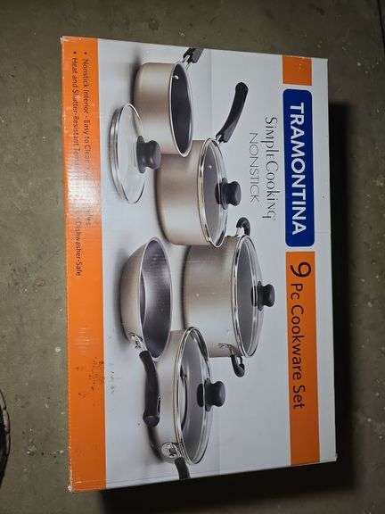 COOKWARE SET.