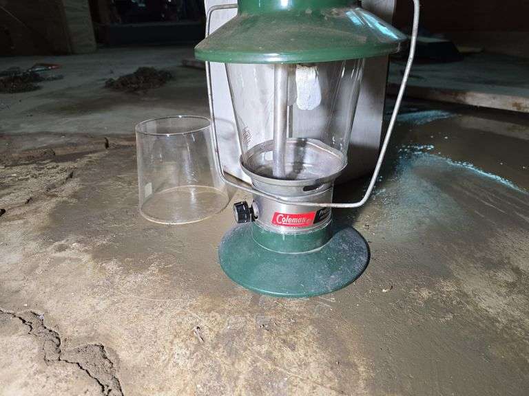 COLEMAN PROPANE LANTERN.