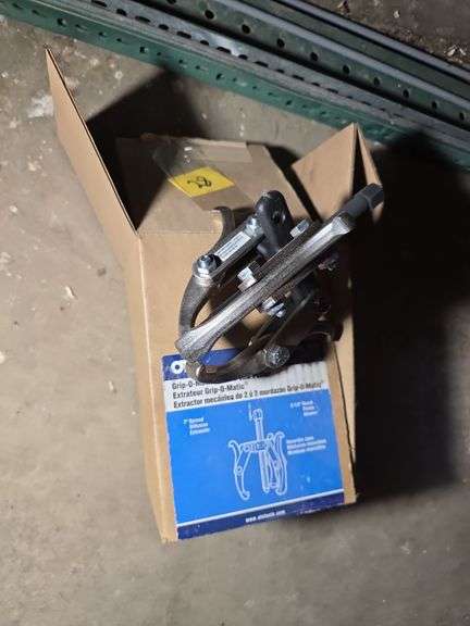 2 OR 3 JAW PULLER.