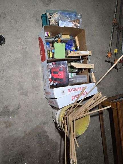 ELECTRIC STAPLER, WOOD WORKING EQUIPMENT.