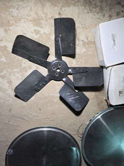 1968 FORD MUSTANG HUB CAPS. SOME DINGS. REAR SHACKLE KIT. FAN.