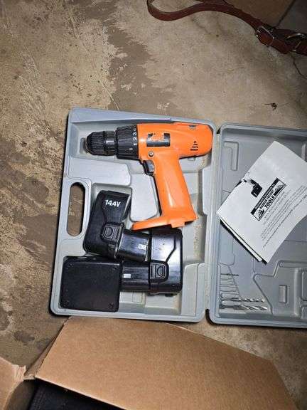 ASST. BATTERY OPERATED TOOLS, UNKNOWN CONDITION.
