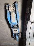 FLOOR JACK, NO HANDLE.