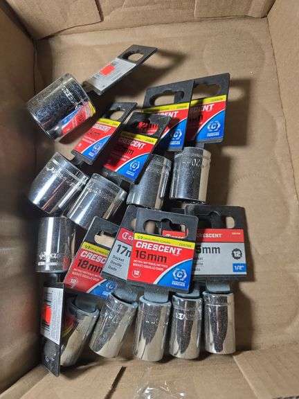 NIB 1/2 METRIC SOCKETS.