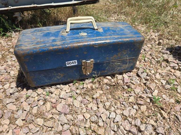 TACKLE BOX WITH TACKLE.