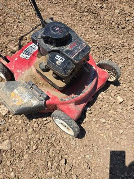 PUSH MOWER. RUNS.