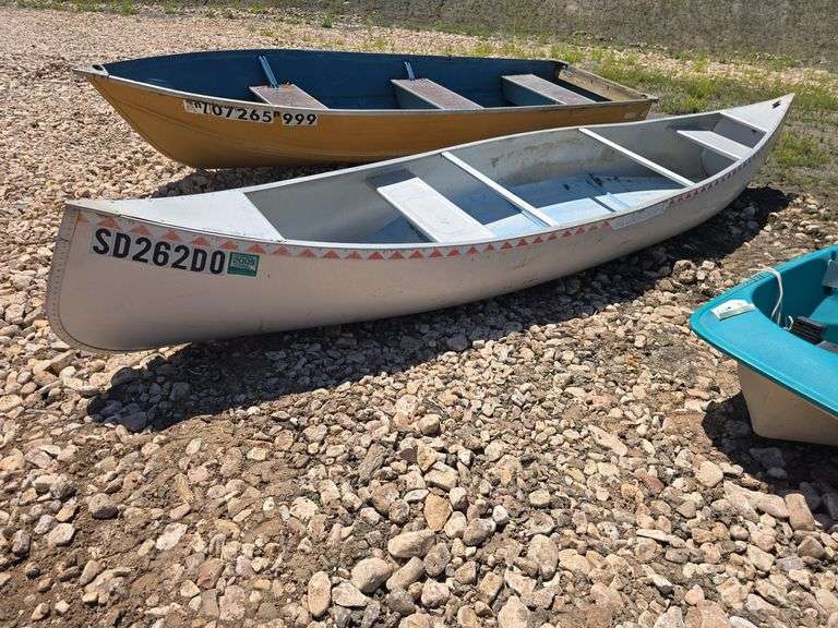ALUMINUM CANOE. ***NO TITLE***