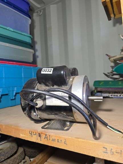 3/4HP ELECTRIC MOTOR.