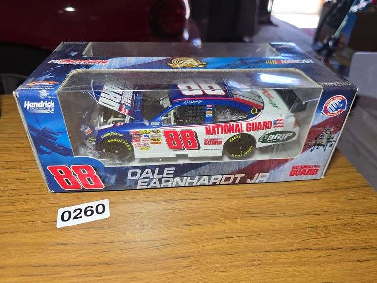 ACTION DALE EARNHARDT JR. #88 MODEL NASCAR CAR.