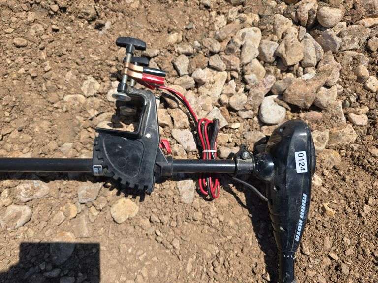 MINNKOTA POWER MAX 36LB THRUST CLAMP ON 12V TROLLING MOTOR.