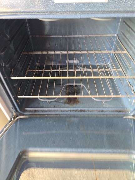 ELECTRIC STOVE/OVEN. WORKS.