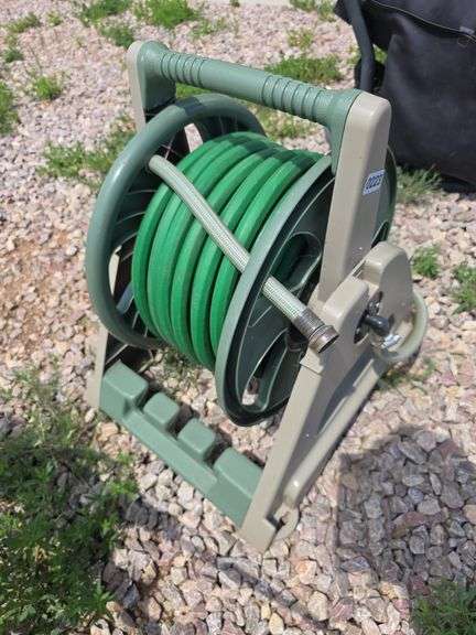 HOSE REEL WITH HOSE.