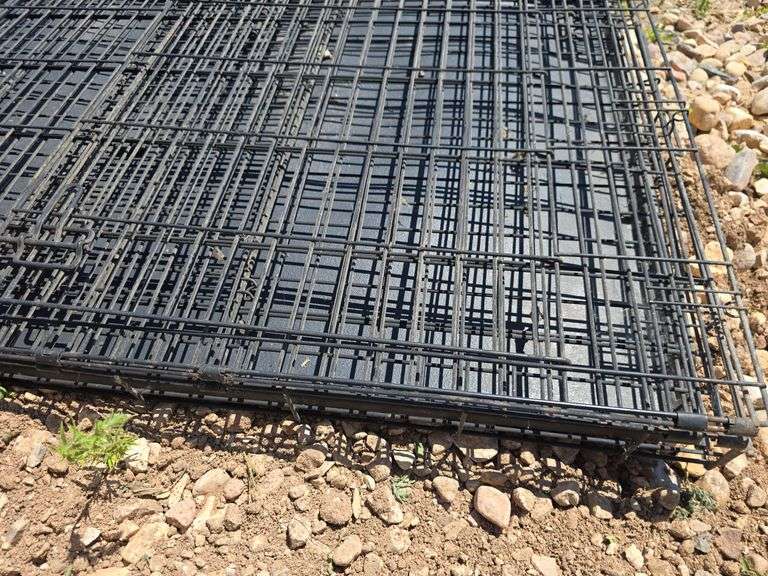 LARGE PET CRATE.