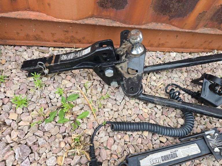 TRAILER STABILIZER HITCH.