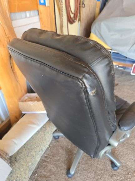 OFFICE CHAIR.