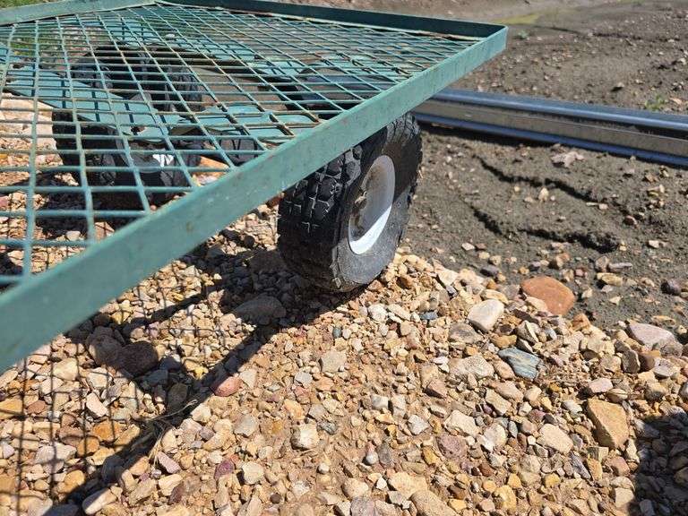 ROLLING YARD CART, BAD TIRES.