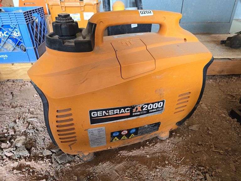 GENERAC 2000 GENERATOR. RUNS GOOD.