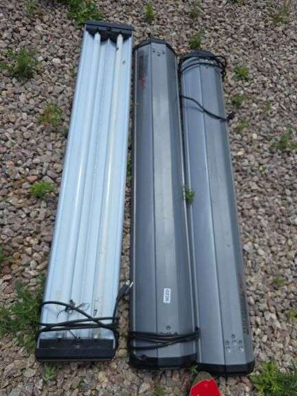 3- 4' SHOP LIGHTS.