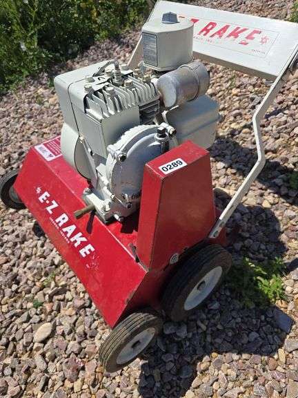 EZ-RAKE LAWN RAKE, WORKS.