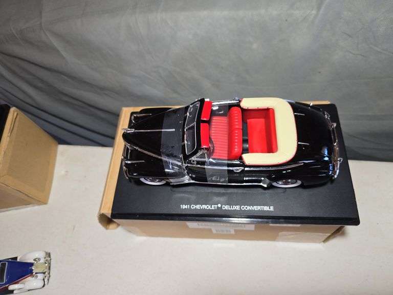 1941 CHEVY DELUXE CONVERTIBLE MODEL CAR.