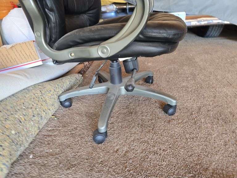 OFFICE CHAIR.