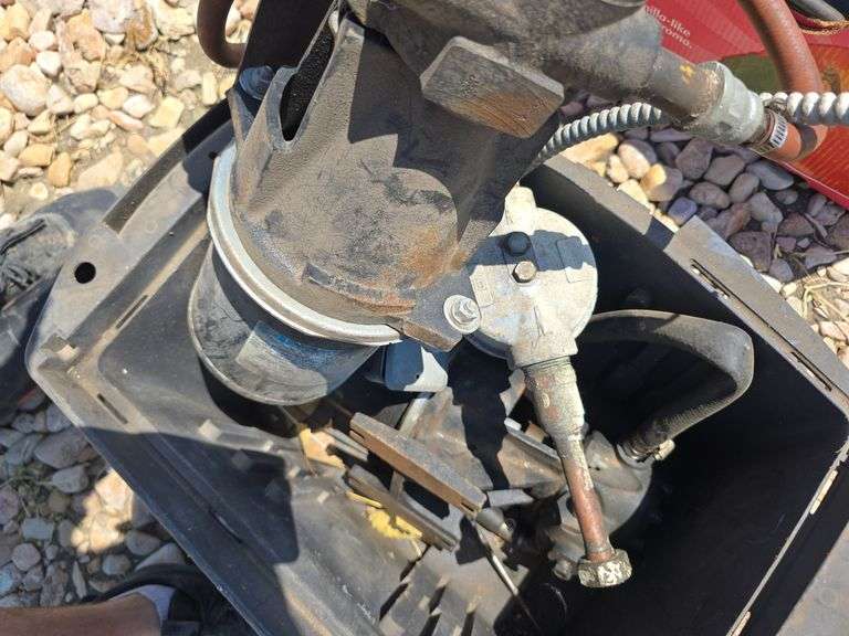 FUEL/OIL PUMP AND FILTER.