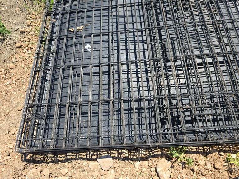 LARGE PET CRATE.