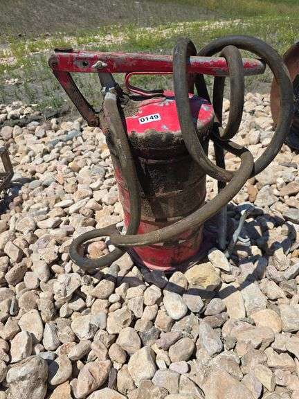 GREASE TANK.