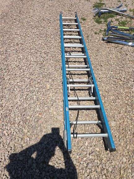 20FT WERNER EXTENSION LADDER.