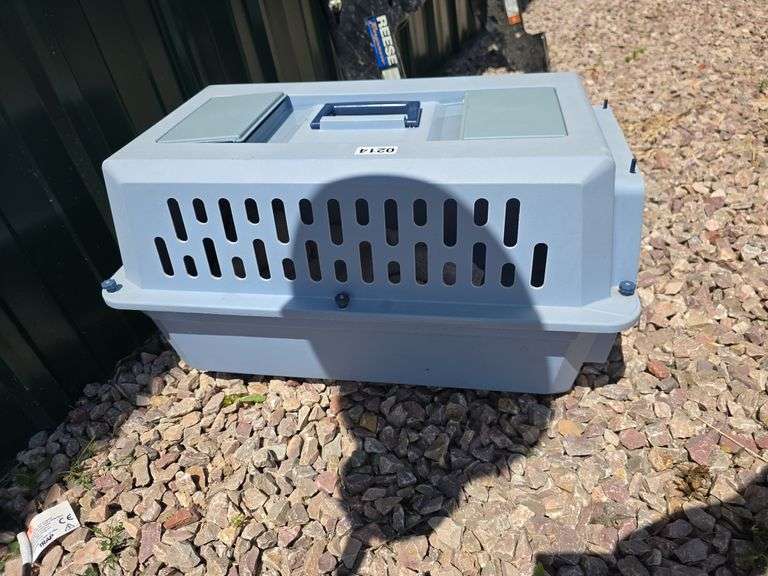 CAT/SMALL DOG CARRIER.