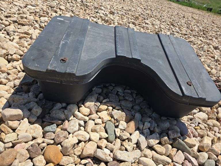 HARD PLASTIC 4-WHEELER STORAGE CASE.
