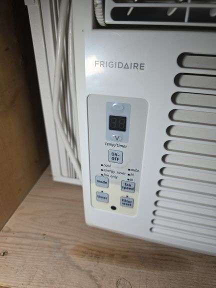 5,000 BTU ELECTRIC WINDOW A/C.