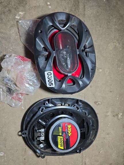 BOSS CHAOS EXXTREME CH5730 300 W MAX POWER 4 OHMS SPEAKERS