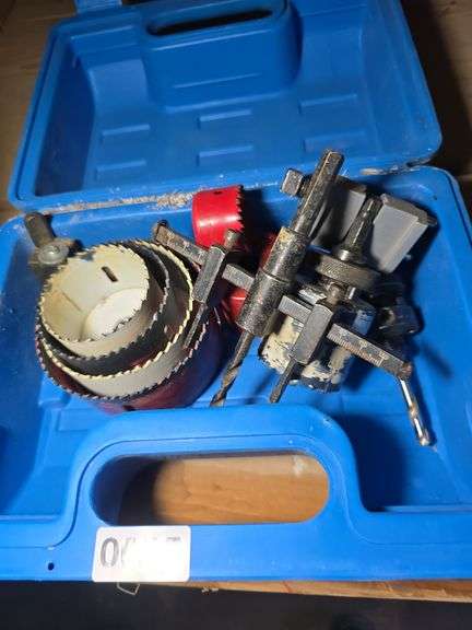 HOLE SAW KIT AND BOTTLE JACK.