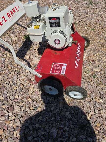 EZ-RAKE LAWN RAKE, WORKS.