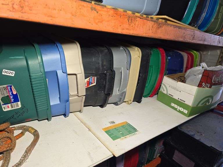 TOTES, NO LIDS.