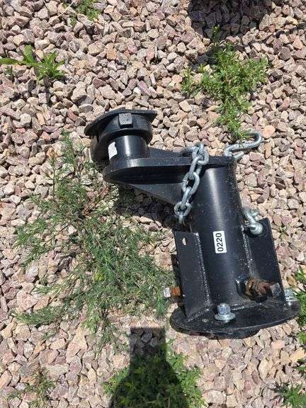 KING PIN TO 5TH WHEEL BALL ADAPTER. TO GO FROM CAMPER PIN BOX TO BALL IN PICKUP.