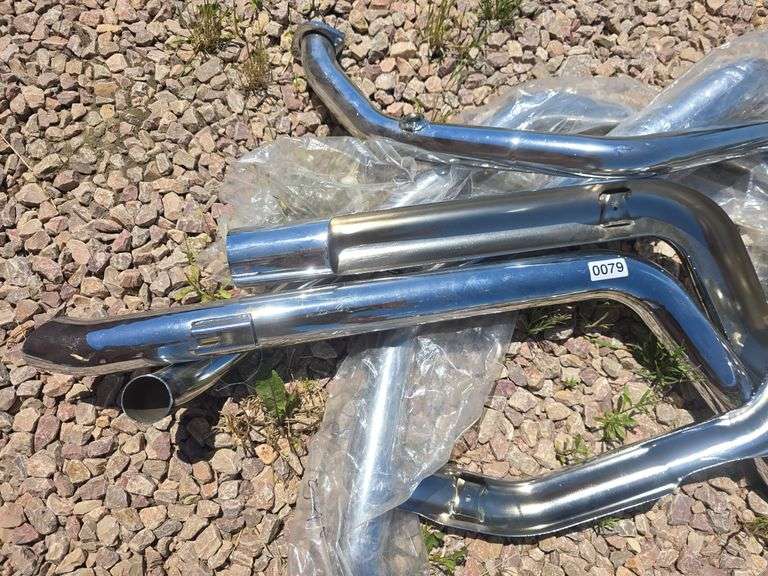 CHROME MOTORCYCLE EXHAUST PARTS.
