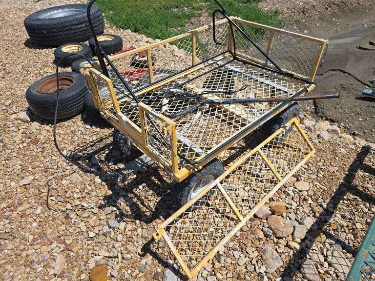 ROLLING YARD CART, BAD TIRES.