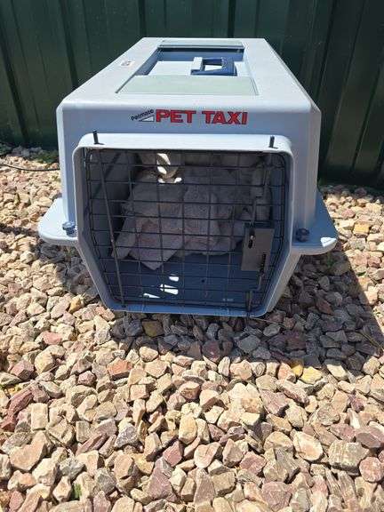 CAT/SMALL DOG CARRIER.