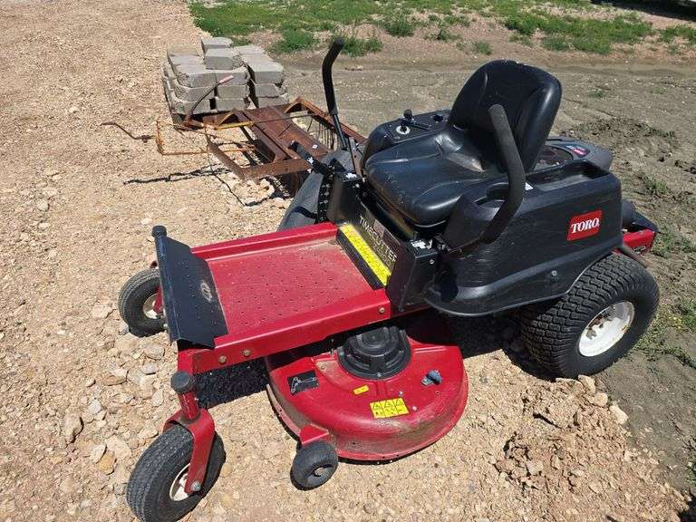 TORO ZERO TURN MOWER, RUNS BUT DOESN'T MOVE.