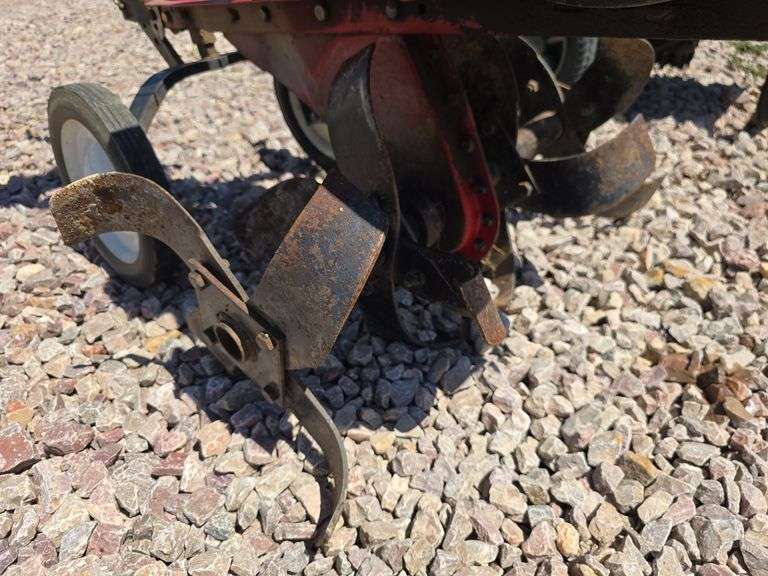 FRONT TINE TILLER, RUNS AND WORKS.