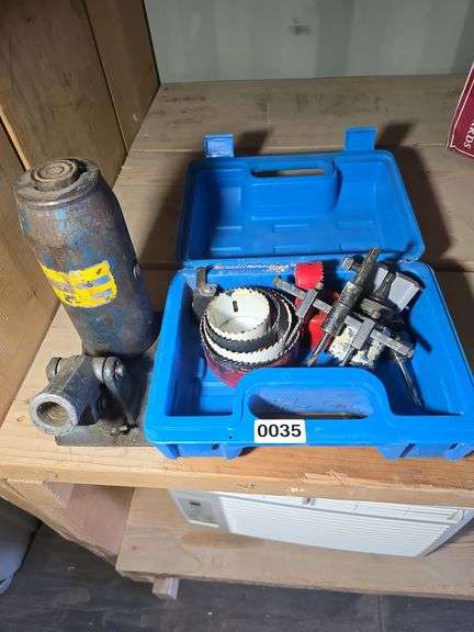 HOLE SAW KIT AND BOTTLE JACK.