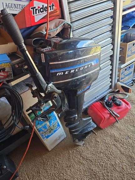 MERCURY 9.8HP CLAMP ON TILLER ENGINE. OWNER STATES THAT IT SHOULD RUN, MIGHT NEED IMPELLER.