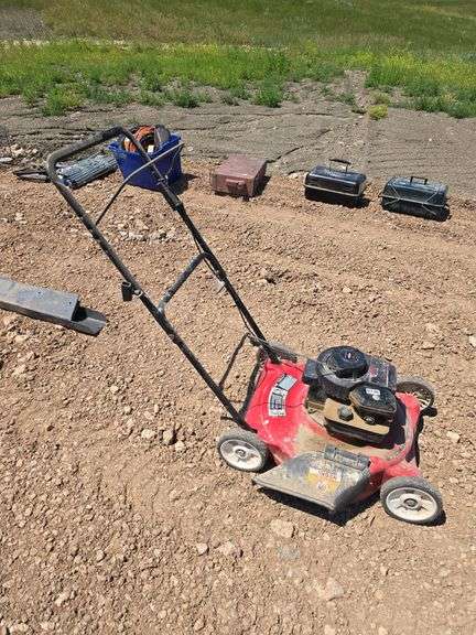 PUSH MOWER. RUNS.